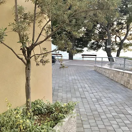 Lucia アパート Tučepi